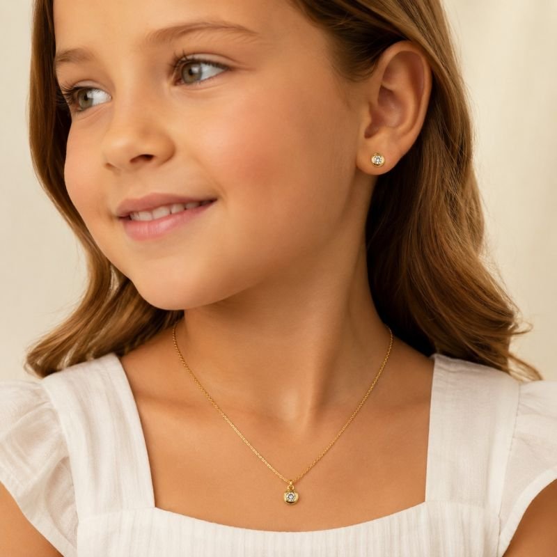 Conjunto infantil Dourado com Zircônia Ponto de Luz